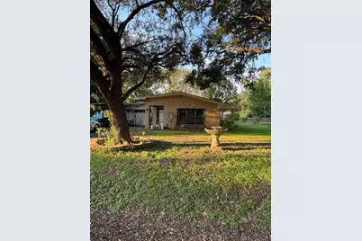 212 E Elizabeth Avenue, Palacios, TX 77465 - Photo 1