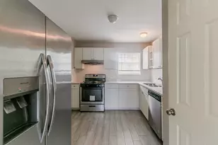 5009 Bataan Rd, Houston, TX 77033 - Photo 3