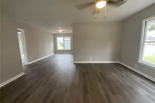 302 S 5th St, La Porte, TX 77571 - Photo 23