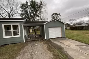 302 S 5th St, La Porte, TX 77571 - Photo 9