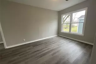 302 S 5th St, La Porte, TX 77571 - Photo 17