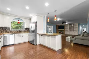 1712 Tara Cir, Texas City, TX 77591 - Photo 9