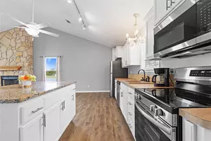 140 Meadowview Dr, Trinity, TX 75862 - Photo 5