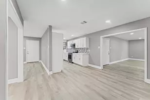 10402 Wicklowe St, Houston, TX 77016 - Photo 7