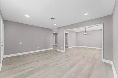 10402 Wicklowe Street, Houston, TX 77016 - Photo 5