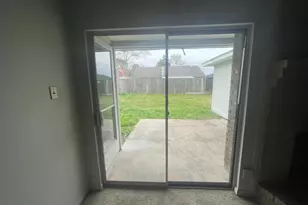 12779 Enchanted Path Dr, Houston, TX 77044 - Photo 11