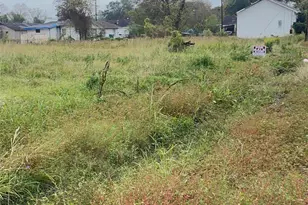 1110 N 13th St, Orange, TX 77630 - Photo 1