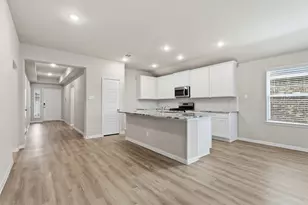 3227 Falling Brk Dr, Baytown, TX 77521 - Photo 9