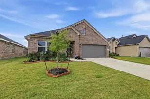 3227 Falling Brk Dr, Baytown, TX 77521 - Photo 3