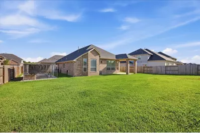 12031 Champions Forest Drive, Mont Belvieu, TX 77535 - Photo 37