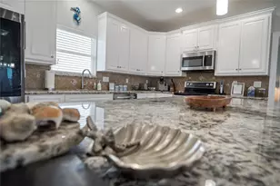 956 Biscayne, Crystal Beach, TX 77650 - Photo 5