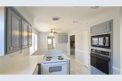 6707 Las Brisas Drive, Houston, TX 77083 - Photo 17