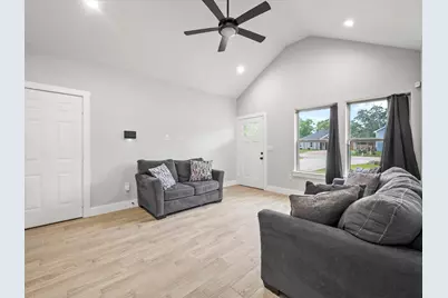 16322 Crockett Martin Estates Drive, Conroe, TX 77306 - Photo 5