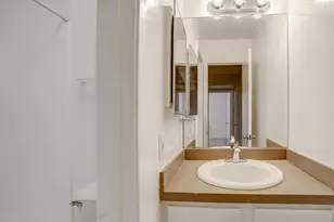3407 Graustark St, Houston, TX 77006 - Photo 7