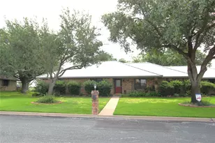 108 Meadow Dr, Schulenburg, TX 78956 - Photo 41