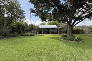108 Meadow Dr, Schulenburg, TX 78956 - Photo 31