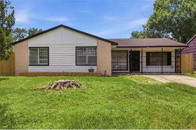 5622 Woodgreen Street, Houston, TX 77033 - Photo 1