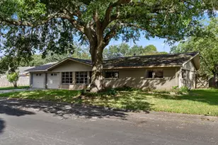 2909 La Vista Ave, Bay City, TX 77414 - Photo 1