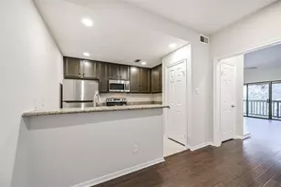 11711 Memorial Dr, Houston, TX 77024 - Photo 3