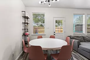 417 Folk Crest Ln, Dickinson, TX 77539 - Photo 5