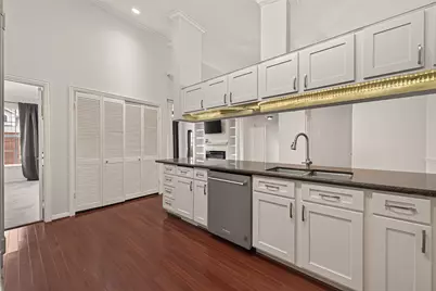 2111 Welch Street #B306, Houston, TX 77019 - Photo 13