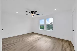 8021 Birmingham St, Houston, TX 77028 - Photo 15