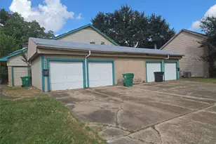 9018 Triola Ln, Houston, TX 77036 - Photo 11