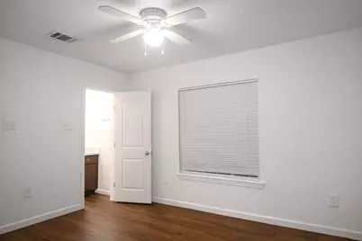 916 Parkway Street, Baytown, TX 77520 - Photo 7