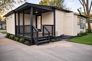 916 Parkway St, Baytown, TX 77520 - Photo 23