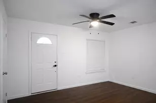 916 Parkway St, Baytown, TX 77520 - Photo 3