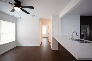 916 Parkway St, Baytown, TX 77520 - Photo 5