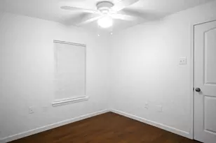 916 Parkway St, Baytown, TX 77520 - Photo 15
