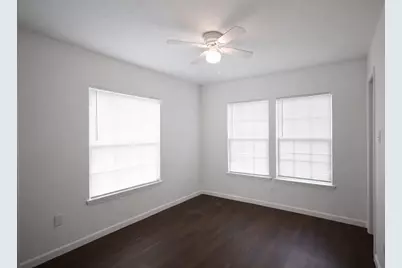 916 Parkway Street, Baytown, TX 77520 - Photo 9