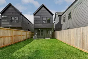 8027 Betty Boop St, Houston, TX 77028 - Photo 41