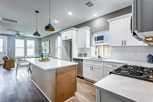 8027 Betty Boop St, Houston, TX 77028 - Photo 7