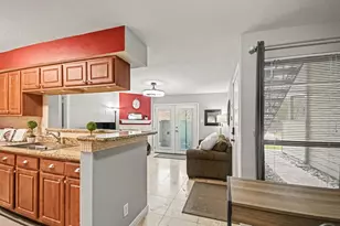 15534 Zabolio Dr, Webster, TX 77598 - Photo 11