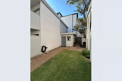 2318 Dorrington Street Street #3, Houston, TX 77030 - Photo 1