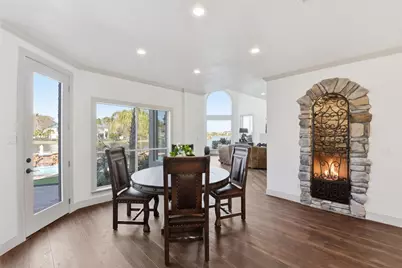 27 Pleasure Cove Drive, The Woodlands, TX 77381 - Photo 15