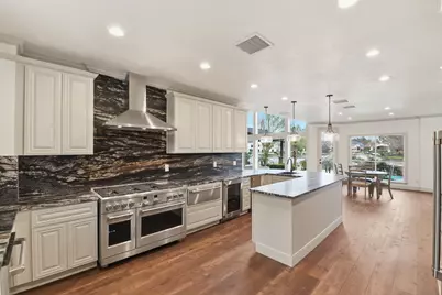 27 Pleasure Cove Drive, The Woodlands, TX 77381 - Photo 21