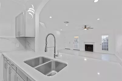 6000 Reims Road #2005, Houston, TX 77036 - Photo 7