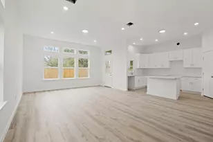 13902 Leabrandon Ln, Houston, TX 77045 - Photo 13