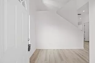 13902 Leabrandon Ln, Houston, TX 77045 - Photo 3