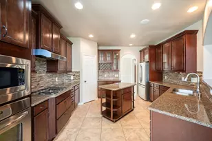4725 Serrano Dr, League City, TX 77573 - Photo 5