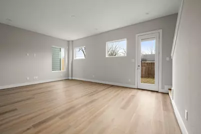 8115 Esther Acres, Houston, TX 77088 - Photo 9