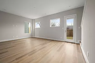 8115 Esther Acres, Houston, TX 77088 - Photo 9