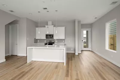 8115 Esther Acres, Houston, TX 77088 - Photo 7