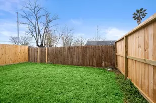 8115 Esther Acres, Houston, TX 77088 - Photo 23