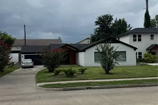 10042 Westview Dr, Houston, TX 77055 - Photo 1