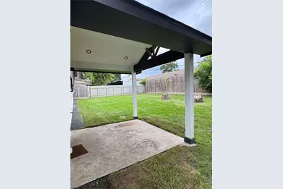 10042 Westview Drive, Houston, TX 77055 - Photo 17