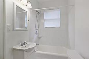 3717 Audubon Pl, Houston, TX 77006 - Photo 3